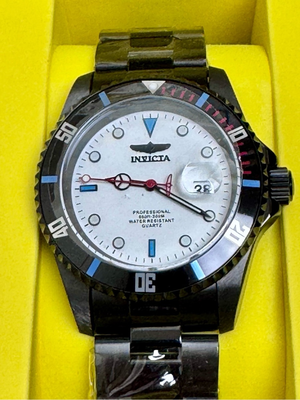 Invicta Pro Diver White Dial / Black Bezel 42mm Quartz Watch NWT